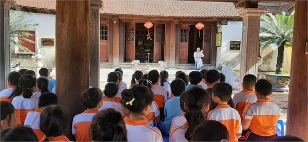  Học sinh khối 3 tham quan đình Lý Thường Kiệt năm học 2025-2026